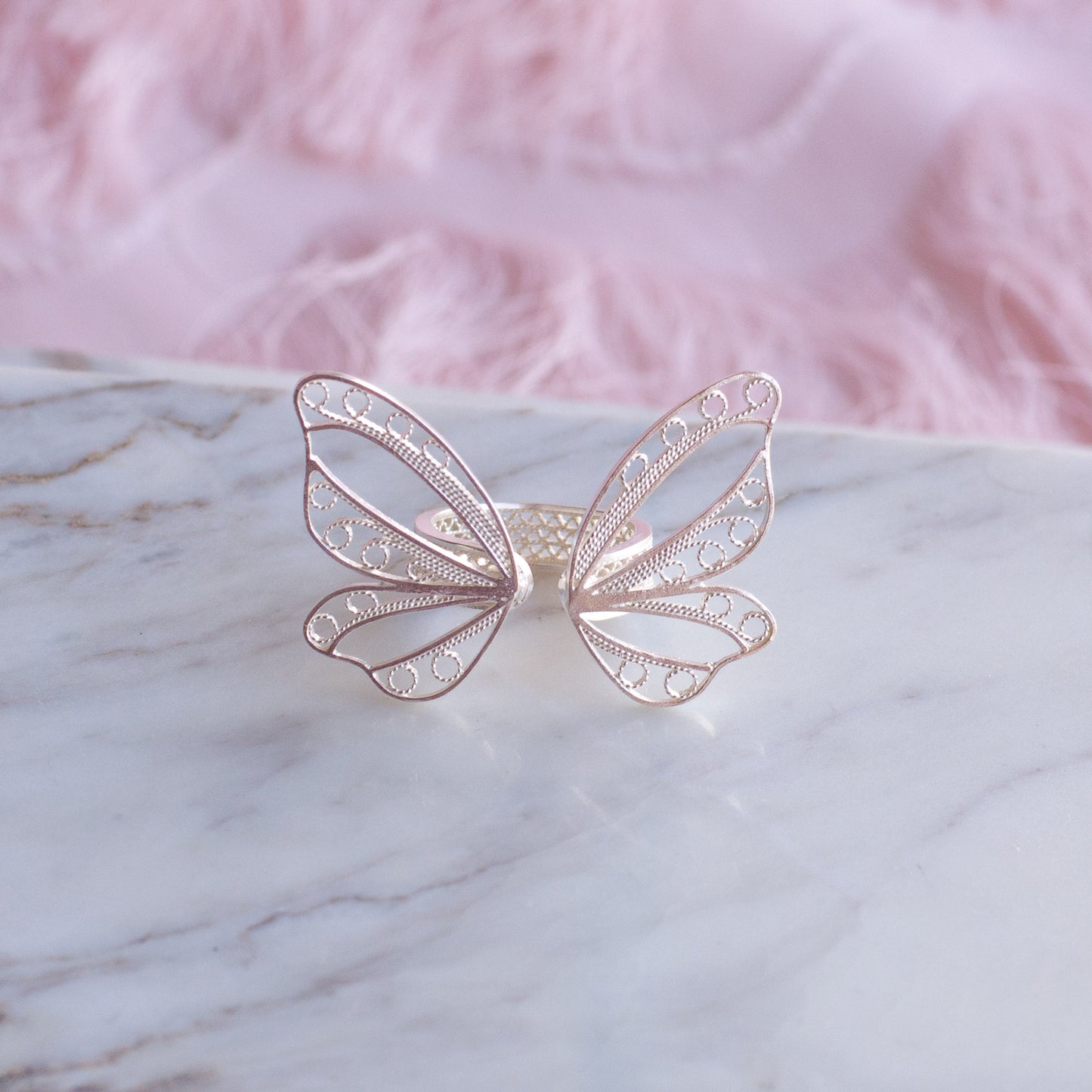 Anillo Abierto de Mariposa en Filigrana