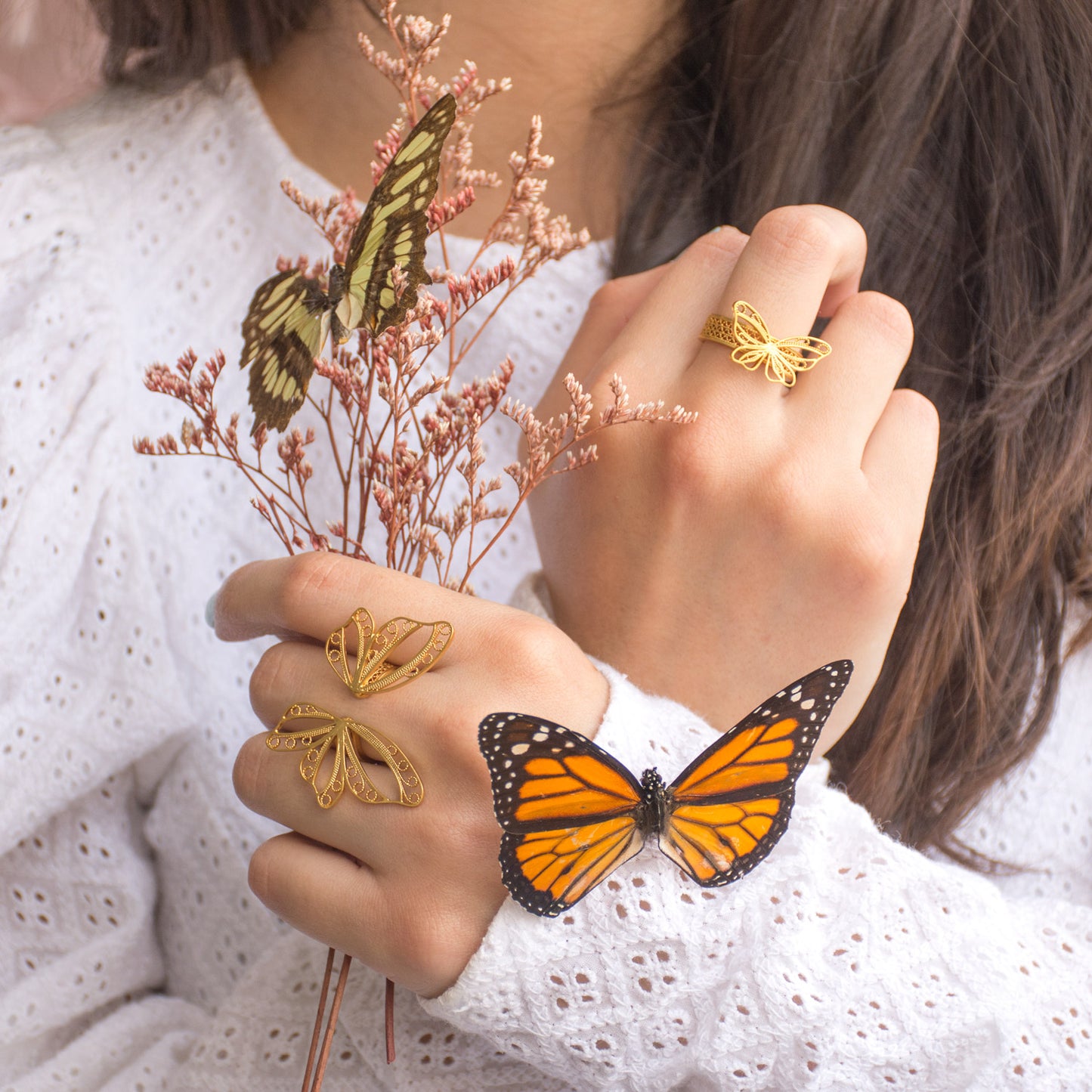 Anillo Asimetrico de Mariposa en Filigrana