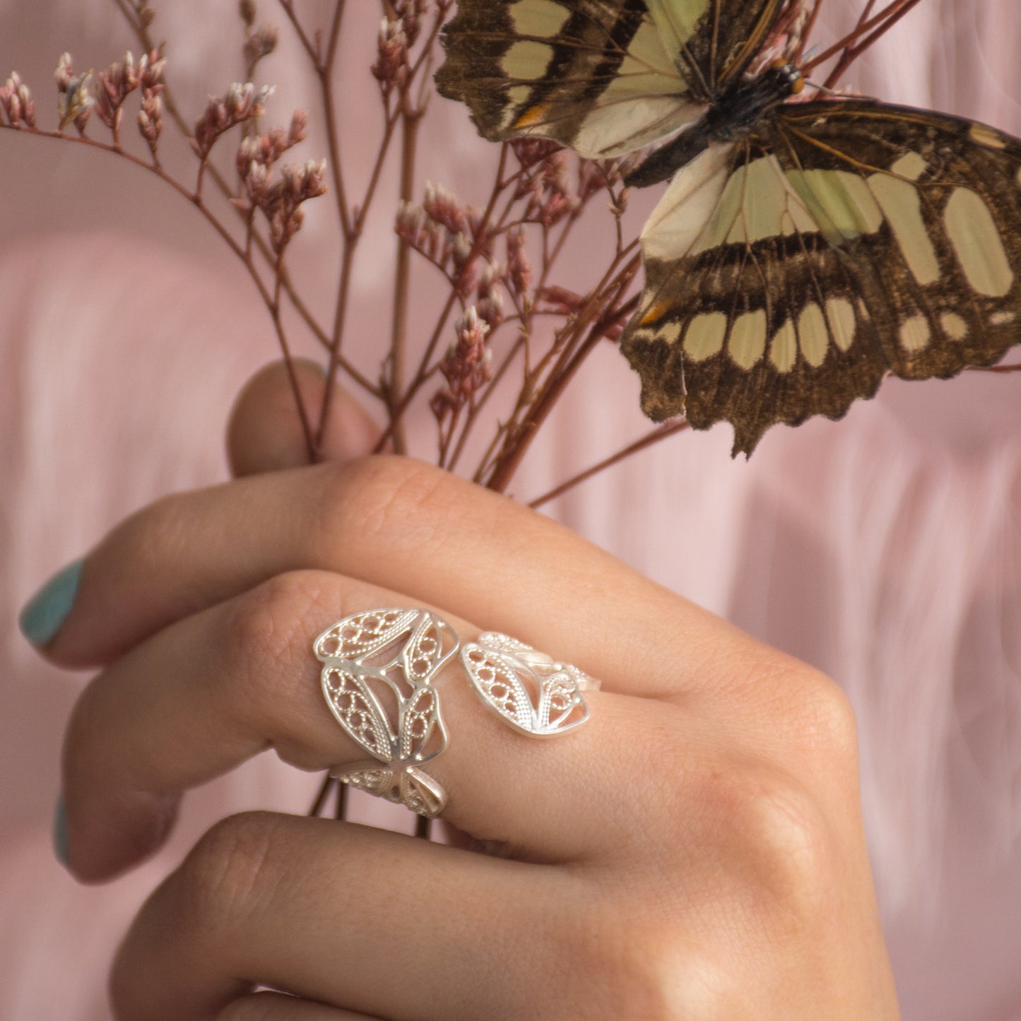 Anillo Juntas Mariposas en Filigrana
