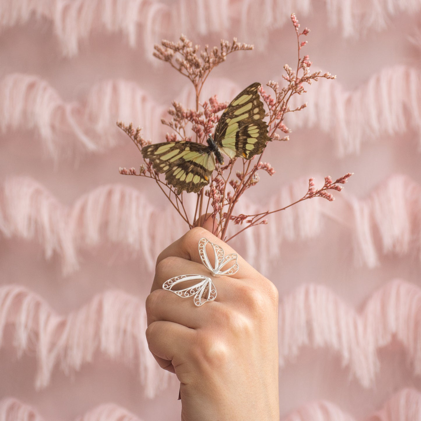 Anillo Abierto de Mariposa en Filigrana