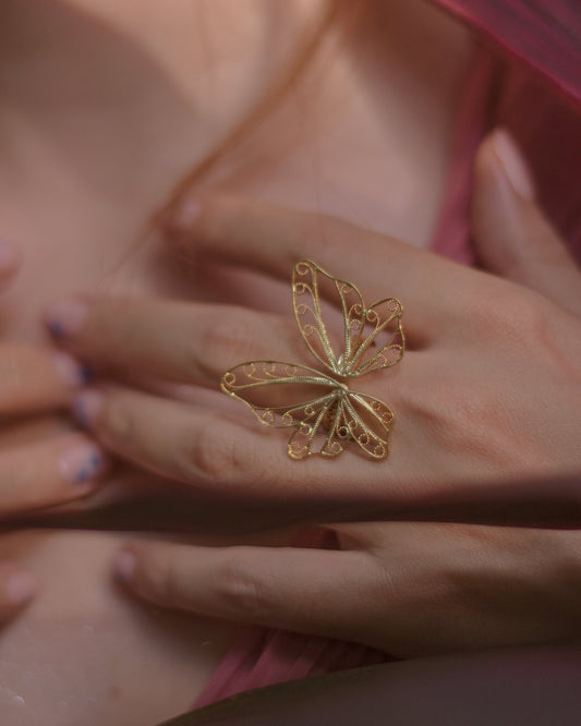 Anillo Asimetrico de Mariposa en Filigrana