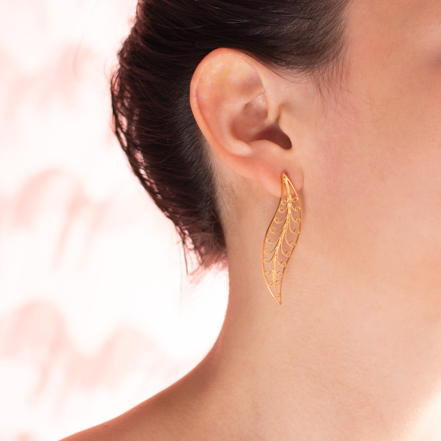 Aretes de Filigrana Momposina en Plata chapados en Oro de 24 kilates. Filigree Jewelry #IAMDAILA