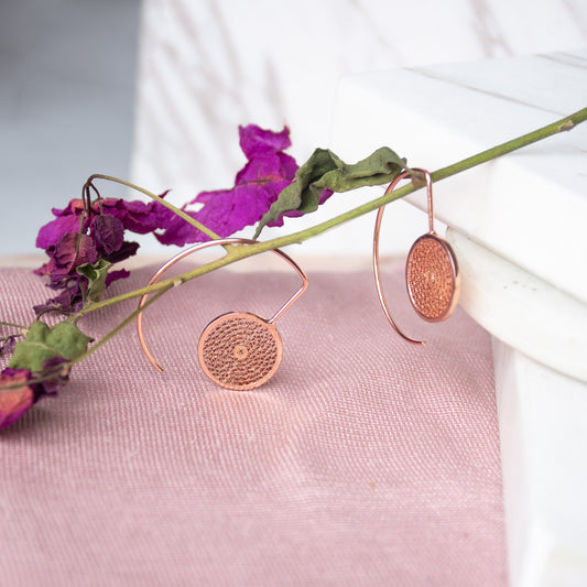 Aretes en filigrana momposina elaborados en plata 9.80 con chapado en oro de 24 kilates