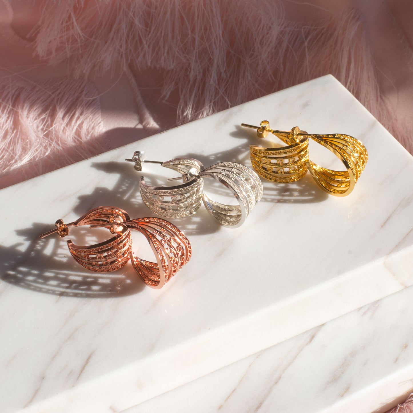 Aretes de Filigrana Momposina en plata chapados en oro de 24 kilates. Filigree Jewelry. #IAMDAILA.