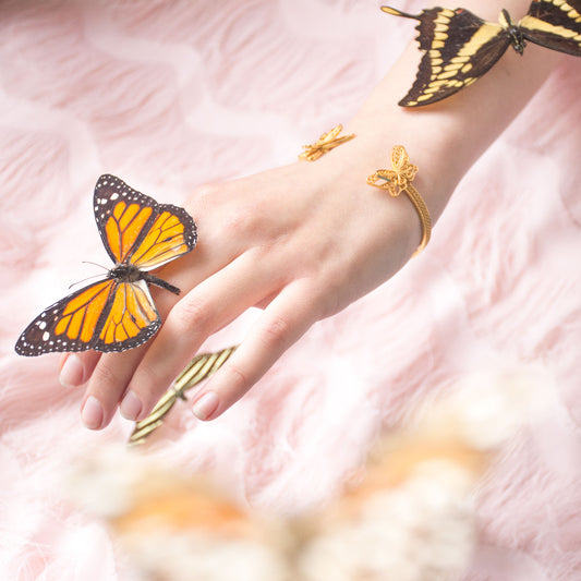 Brazalete en filigrana momposina en plata chapados en oro de 24 kilates. Filigree Jewelry #IAMDAILA