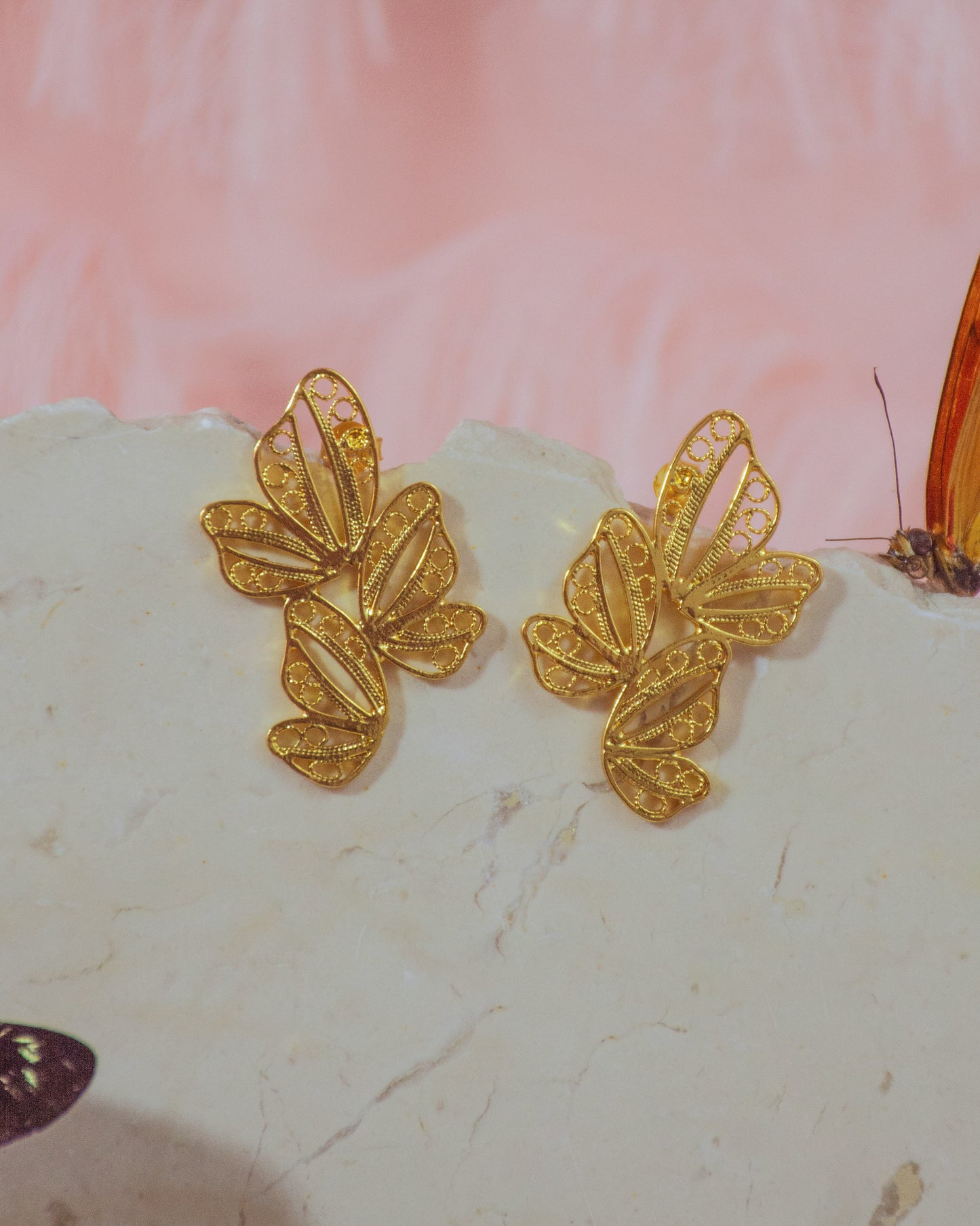 Aretes Mini Percha Mariposa Alada en Filigrana