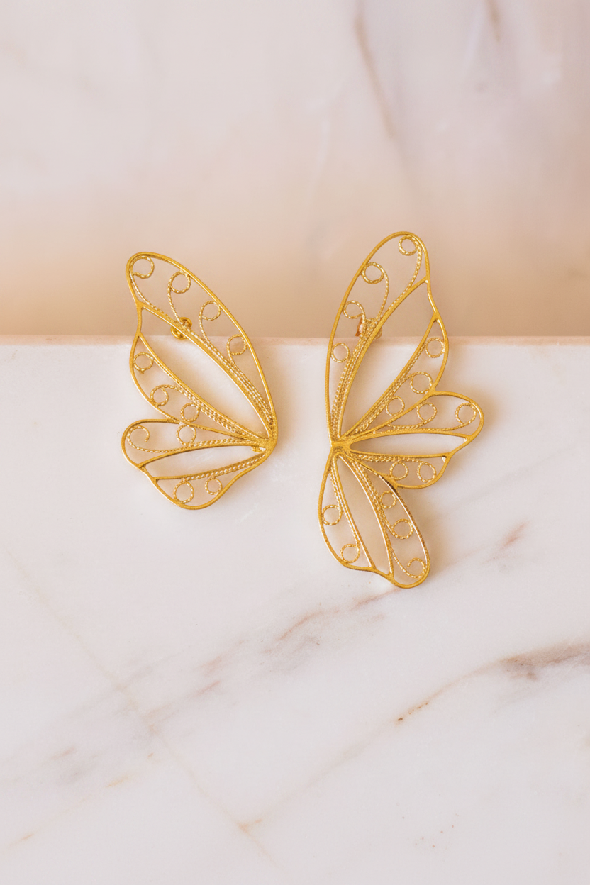 Pendientes Asimetricos de Mariposa en Filigrana