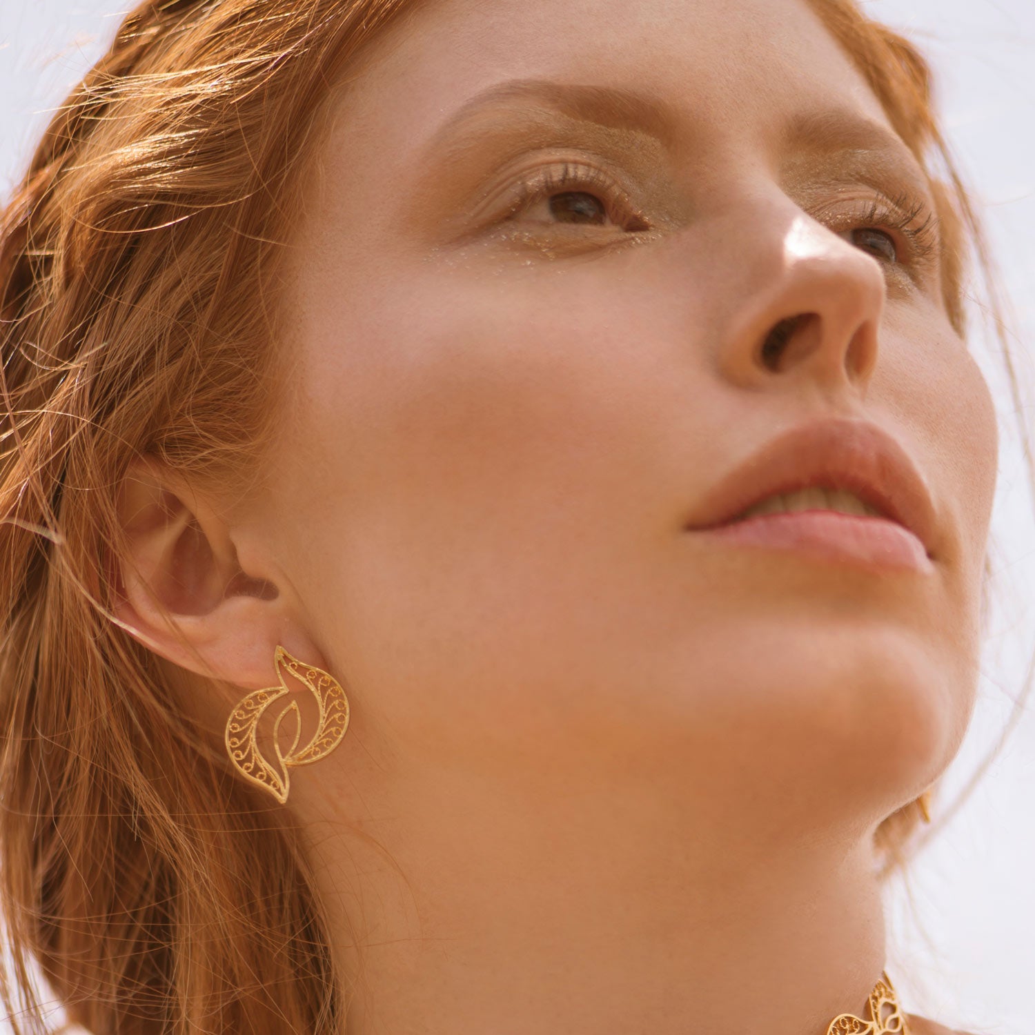 Aretes topos perfecto para una ocasión elegante, sencillos y sofisticado perfectos para combinar con gargantilla y hacer lucir tu rostro hermosos. Fine Filigree Jewelry #IAMDAILA