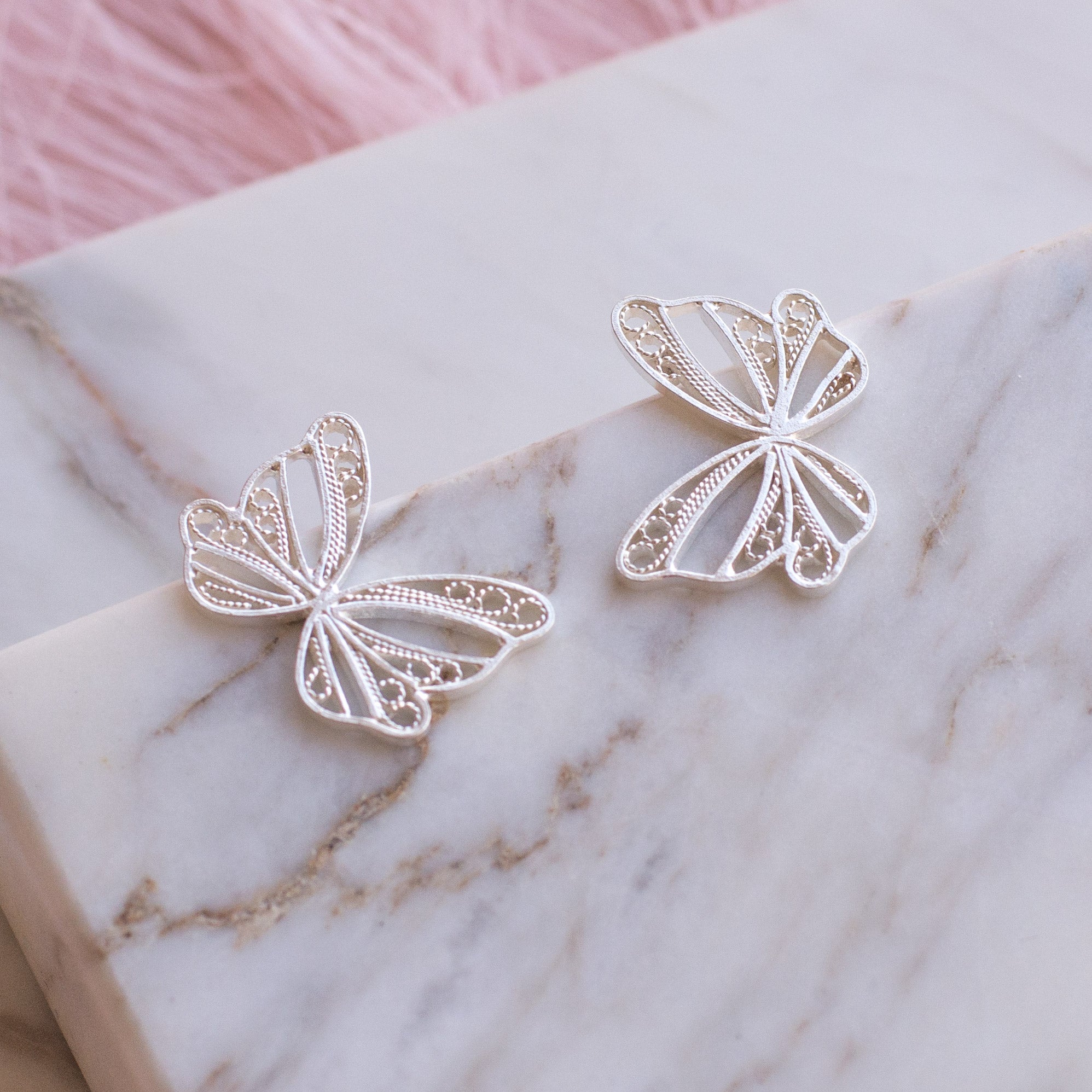 Aretes Topos Mini Mariposa en Filigrana