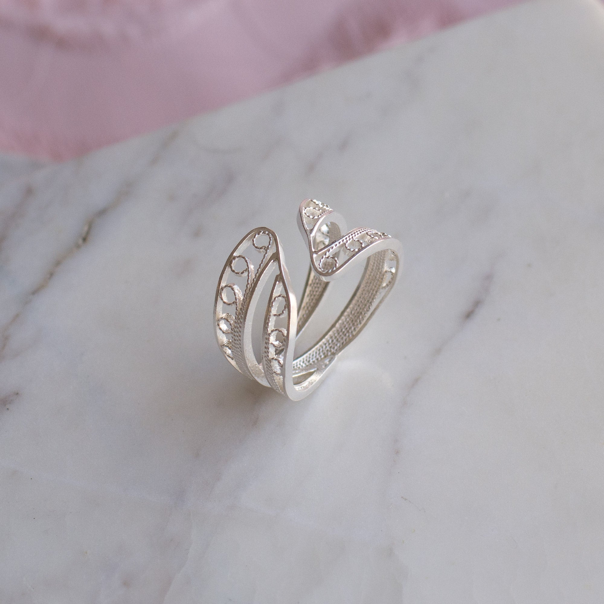 Anillo Petalos de Mariposa en Filigrana