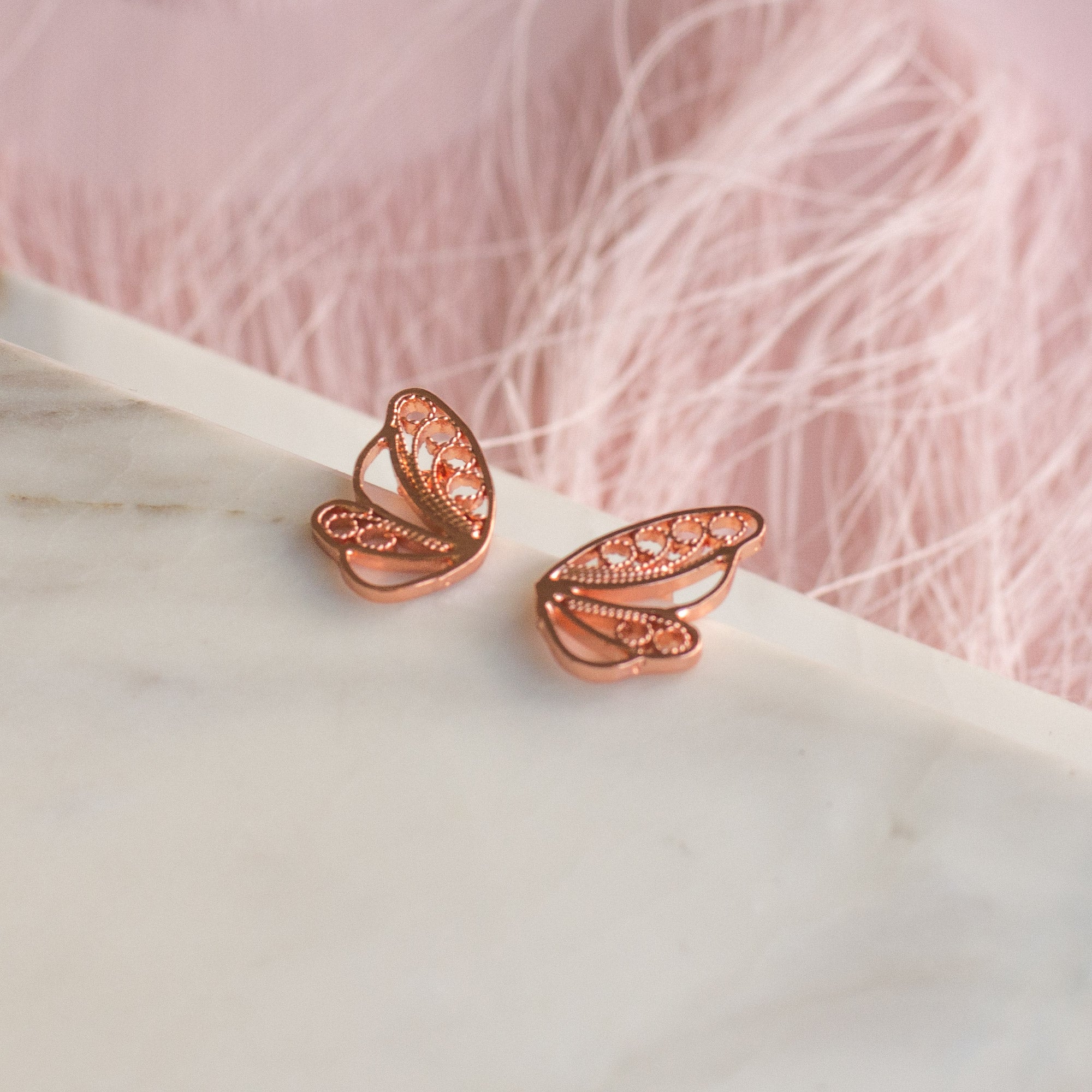 Aretes Topos Mini Media Mariposa en Filigrana