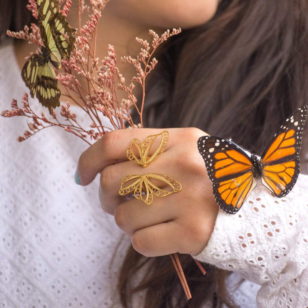 Anillo Asimétrico de Mariposa en Filigrana de Mompox