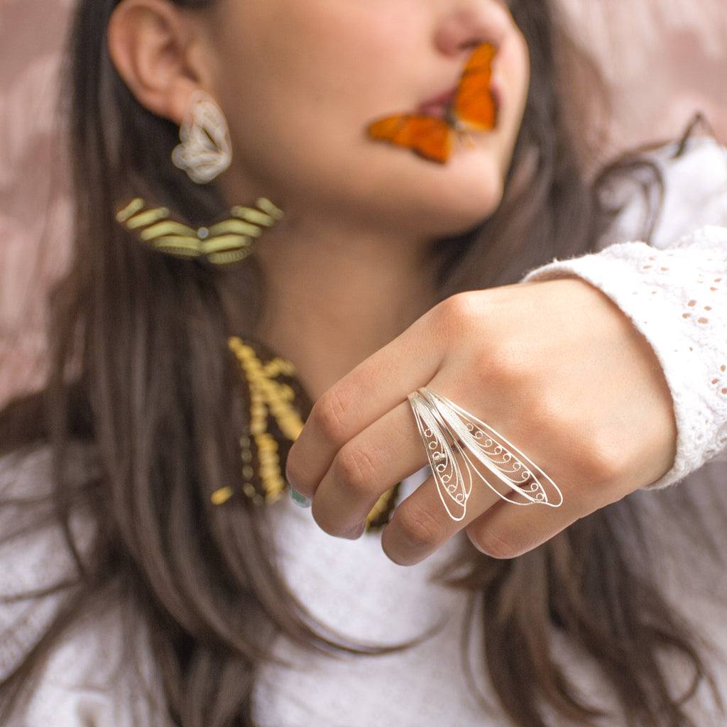 Anillo Viento de Mariposa en Filigrana