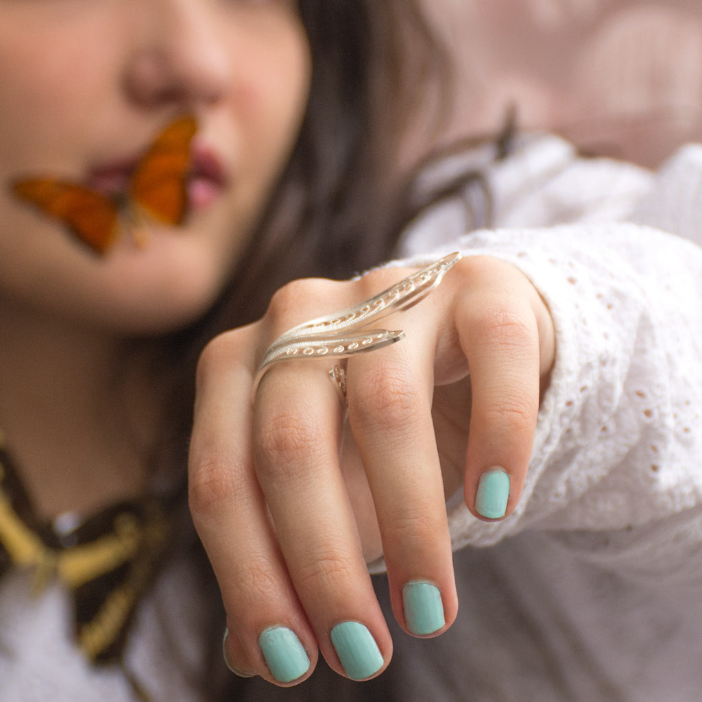 Anillo Viento de Mariposa en Filigrana