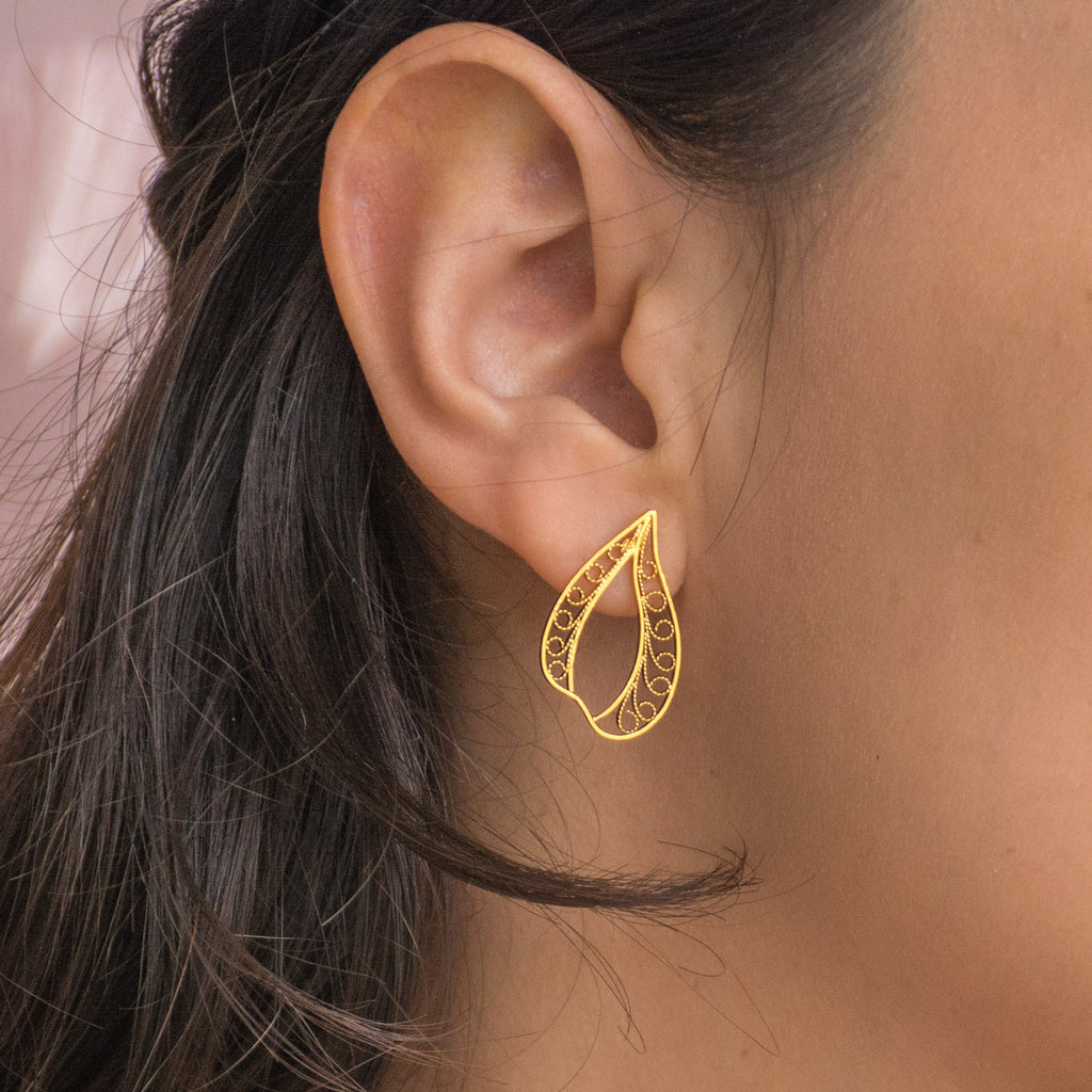 Aretes Topo Petalo de Mariposa en Filigrana