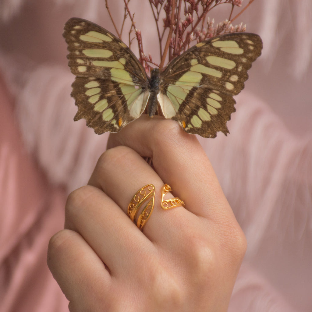 Anillo Petalos de Mariposa en Filigrana