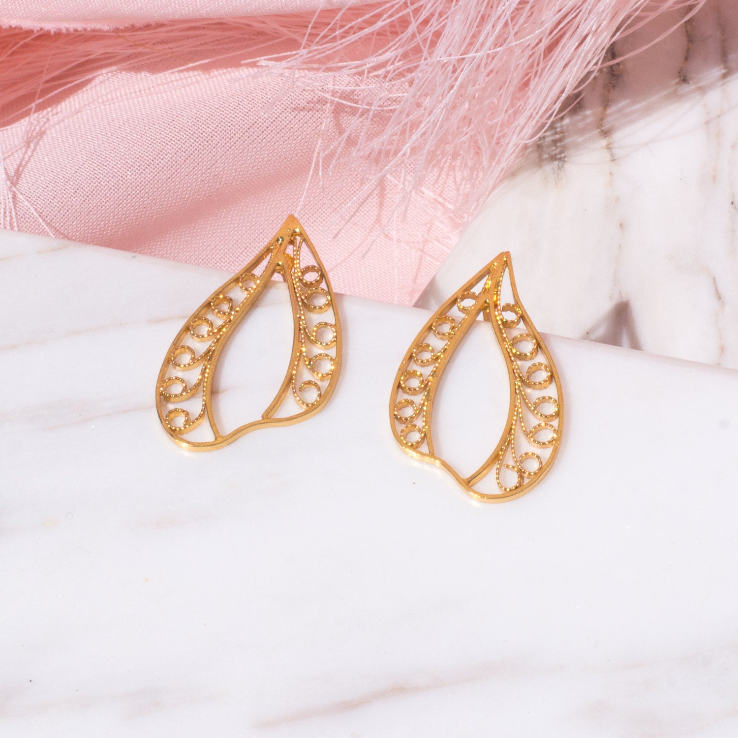 Aretes Topo Petalo de Mariposa en Filigrana