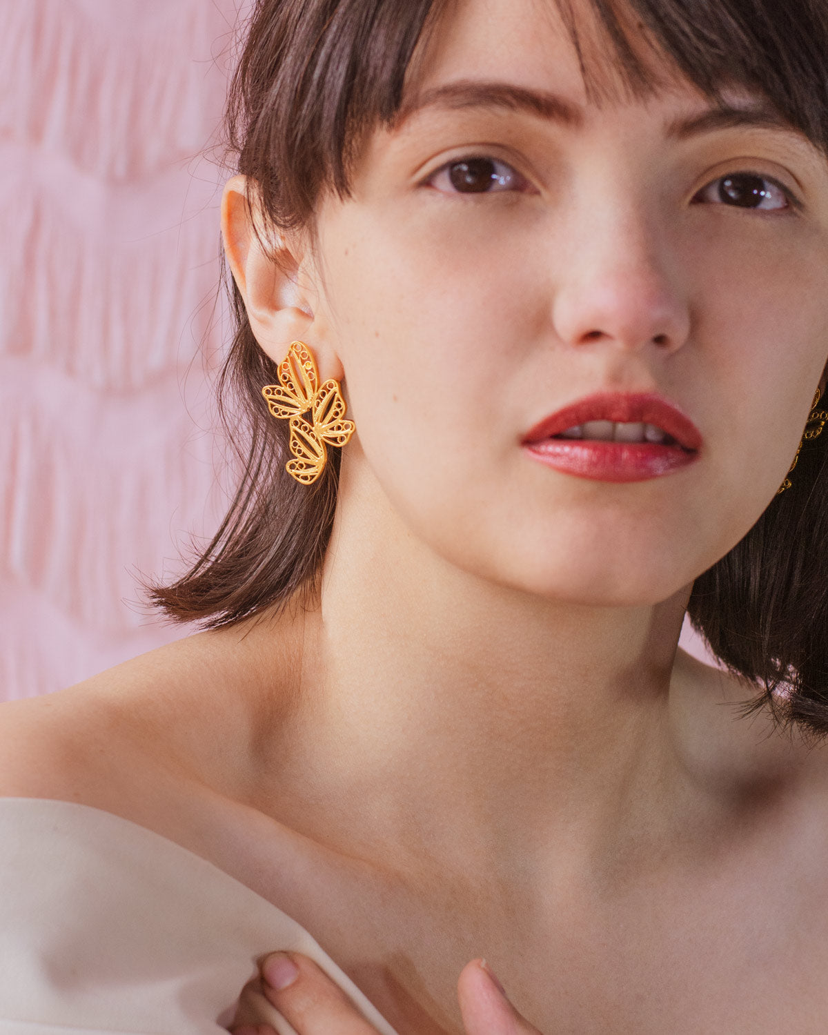 Aretes Mini Percha Mariposa Alada en Filigrana