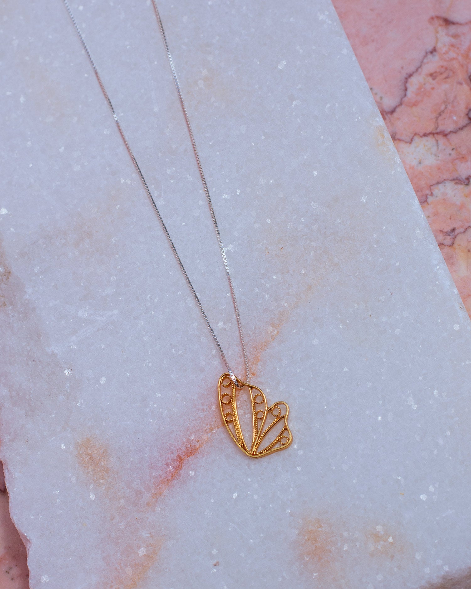 Gargantilla Media Mariposa en Filigrana