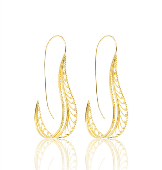 Aretes de filigrana momposina en plata chapados en oro de 24 kilates. Parte de la colección FW'19 ELYSIA,Filigree Jewelry. #IAMDAILA