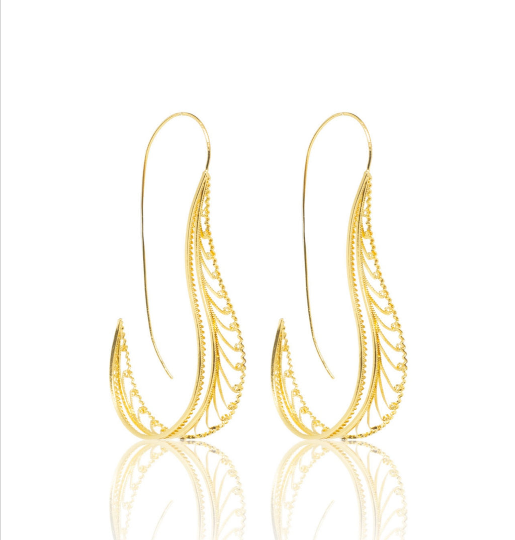 Aretes de filigrana momposina en plata chapados en oro de 24 kilates. Parte de la colección FW'19 ELYSIA,Filigree Jewelry. #IAMDAILA
