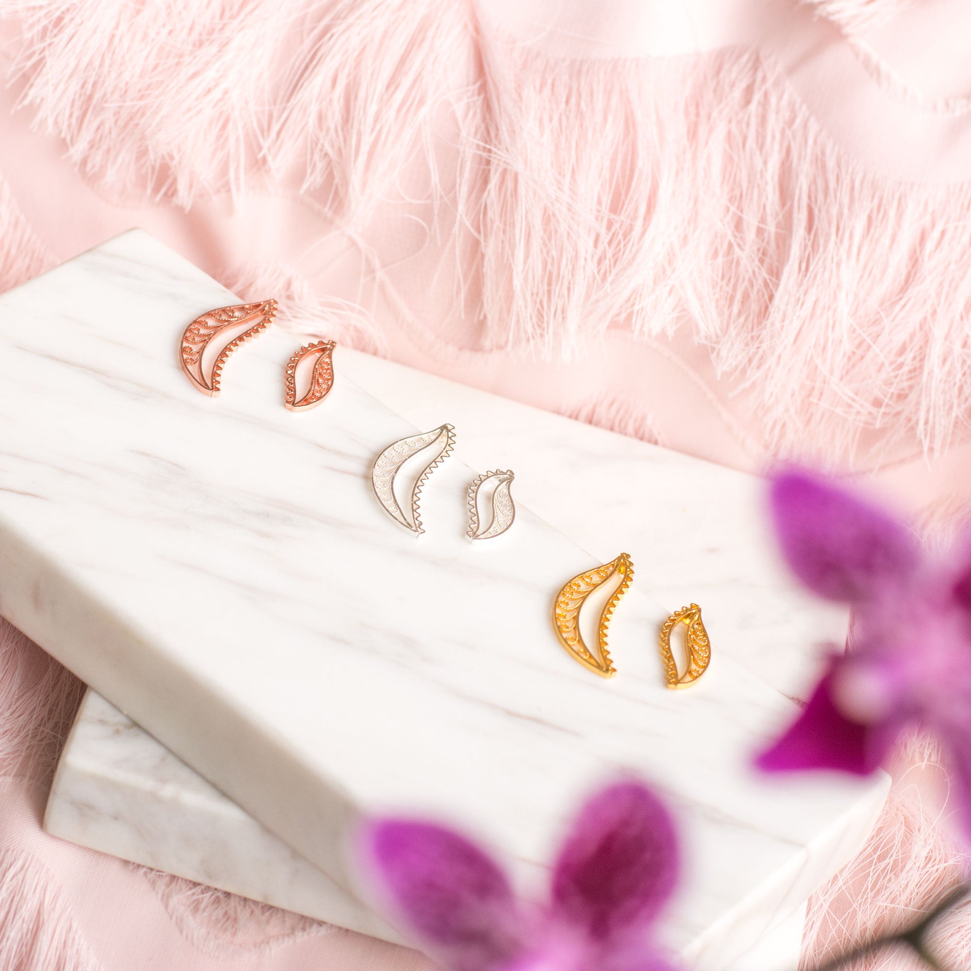 Aretes topo Asimétricos Eos en Filigrana