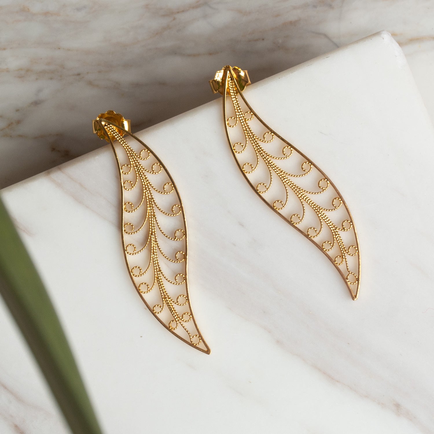 Aretes de Filigrana Momposina en Plata chapados en Oro de 24 kilates. Filigree Jewelry #IAMDAILA