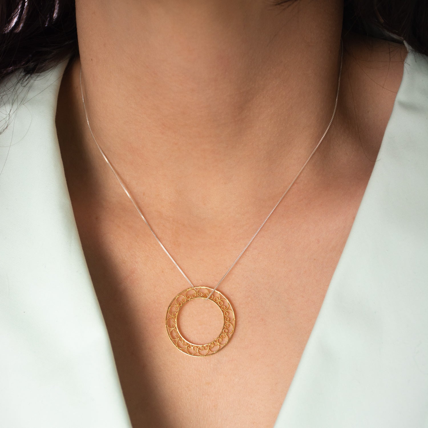 Collar en Filigrana Momposina en Plata chapados en Oro de 24 kilates. Filigree Jewelry #IAMDAILA