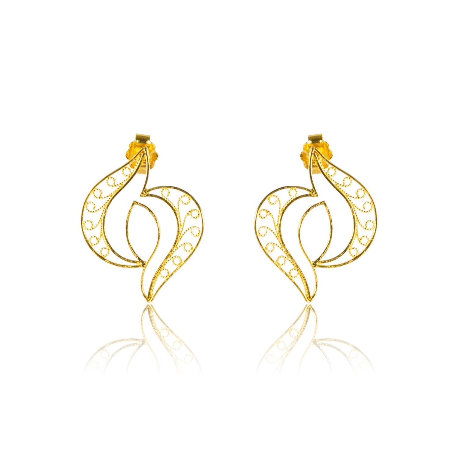 Aretes de Filigrana Momposina en plata chapados en oro de 24 kilates. Filigree Jewelry #IAMDAILA