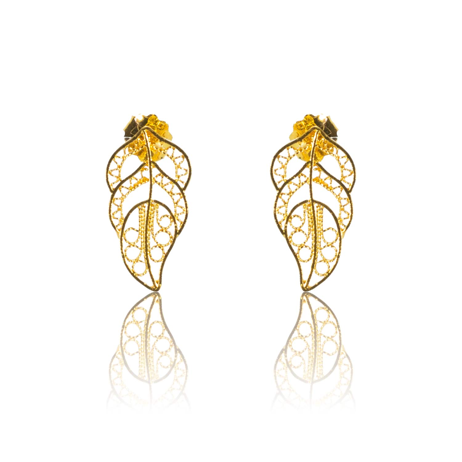 Aretes en filigrana momposina elaborados en plata 9.80 con chapado en oro de 24 kilates u oro rosado y protección en laca cataforética