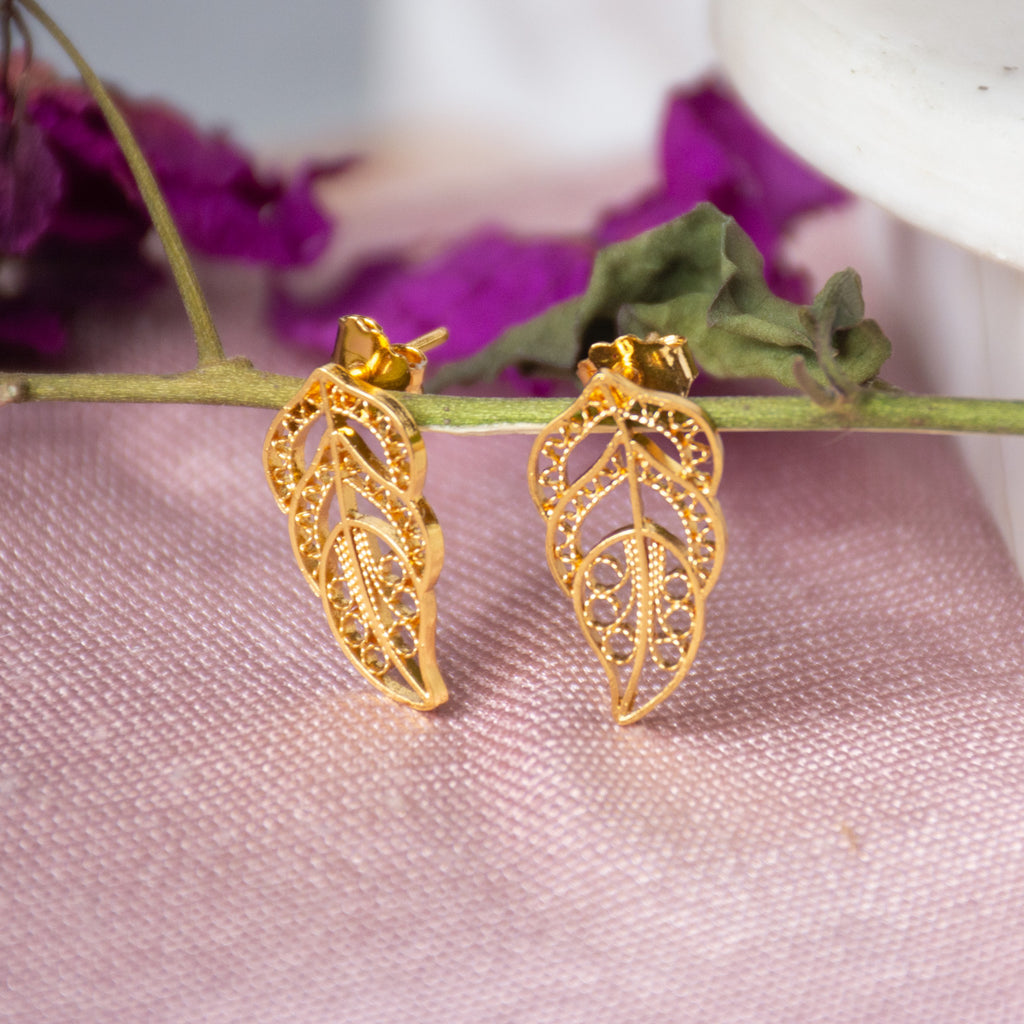 Aretes en filigrana momposina elaborados en plata 9.80 con chapado en oro de 24 kilates u oro rosado y protección en laca cataforética