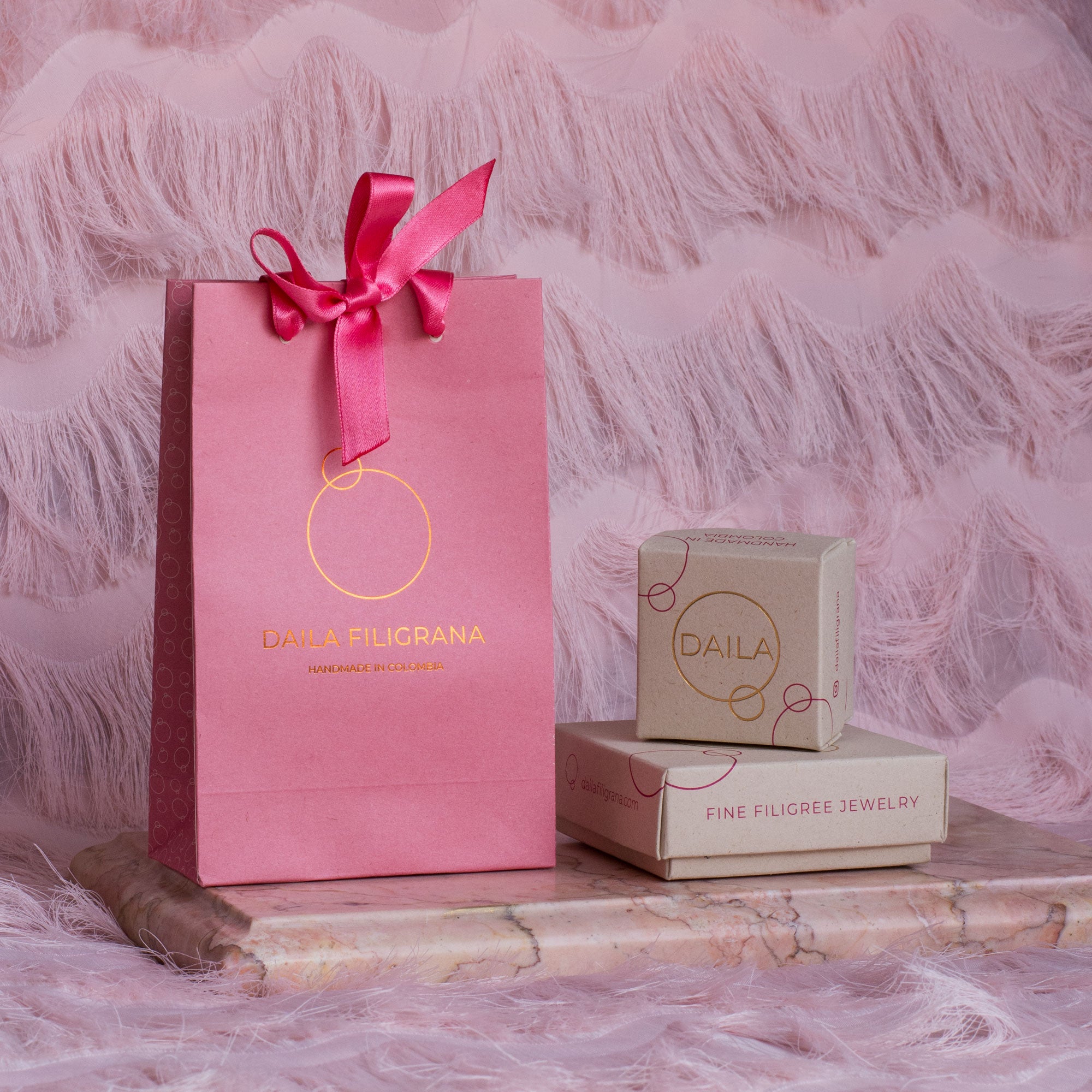 Aretes Topo Petalo de Mariposa en Filigrana